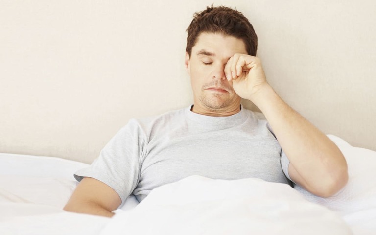 Mất ngủ có gây yếu sinh lý không? Làm sao để khắc phục?