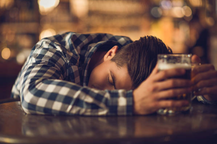 Tại sao phải giải rượu bia sau khi ngủ dậy?