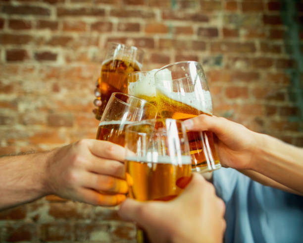 Chuyên gia giải đáp: Uống bia ngày hè sao cho có lợi?