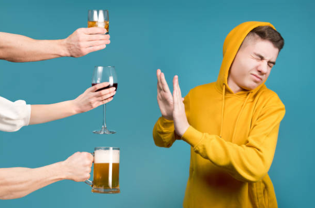 Tránh xa cám dỗ để cai nghiện rượu bia hiệu quả