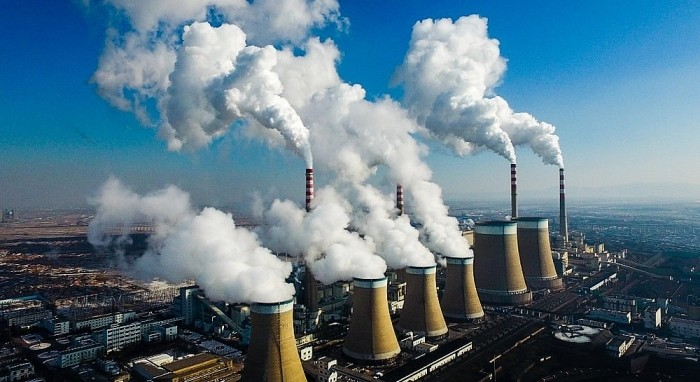 Khí thải từ các nhà máy xí nghiệp là một trong những tác nhân tấn công gây tổn thương lá phổi