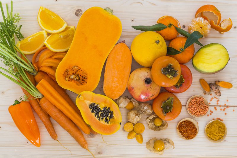 Các thực phẩm có màu cam vàng chứa nhiều carotene