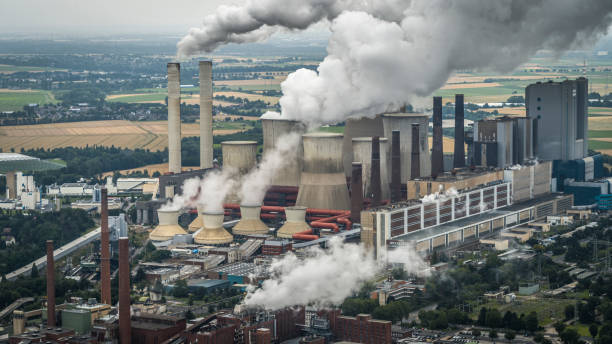 Khí thải từ nhà máy, xí nghiệp là một yếu tố thúc đẩy cơn hen cấp xuất hiện