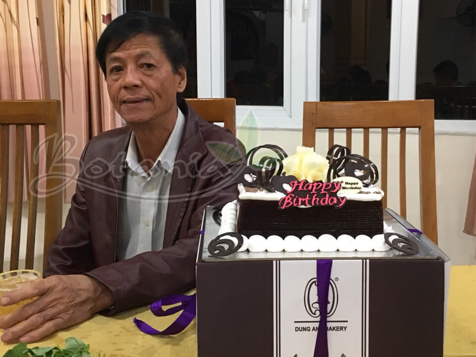 Bác Trịnh Ngọc Vĩnh, 71 tuổi ở Số 800 đường Hoàng Quốc Việt, p. Cẩm Sơn, tp Cẩm Phả, Quảng Ninh, số điện thoại: 0913.598.320