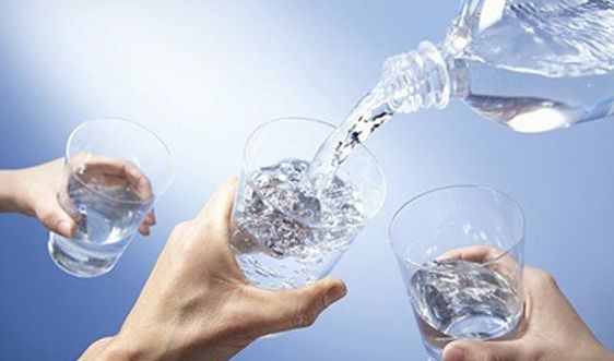 Người bệnh uống nhiều nước nhưng vẫn có cảm giá khát
