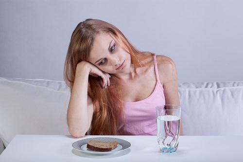 Chế độ ăn uống kiêng khem quá mức gây hạ đường huyết đột ngột