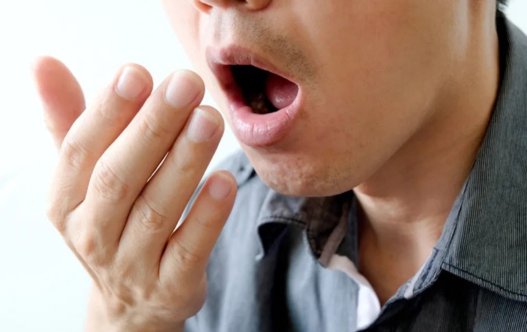 Hơi thở có mùi táo chín là triệu chứng điển hình của nhiễm toan ceton