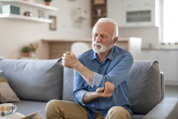Vì sao người cao tuổi dễ bị bệnh gút?