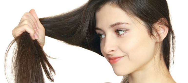 Hướng dẫn chị em cách chăm sóc mái tóc khô xơ dễ gãy rụng vào mùa đông