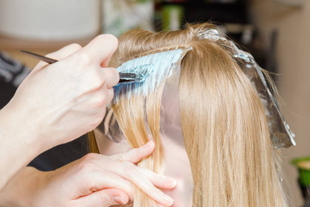 Cách phục hồi tóc hư tổn sau khi nhuộm là gì?