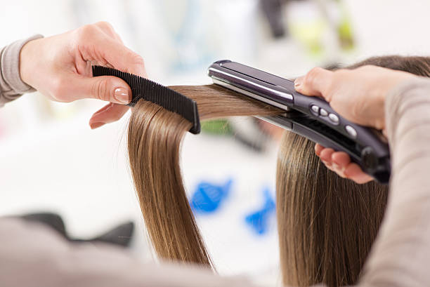 Sử dụng thiết bị ép tóc thường xuyên dễ làm tóc rụng nhiều