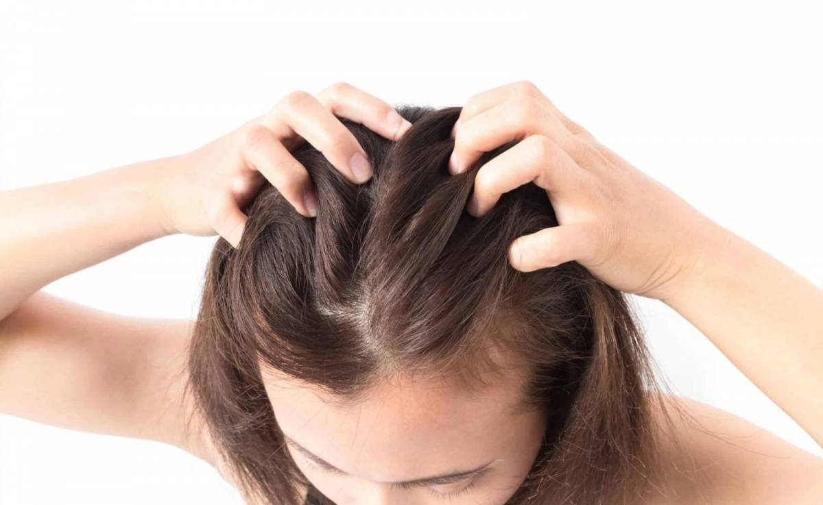 Massage da đầu - Cách làm cho tóc nhanh dài đơn giản