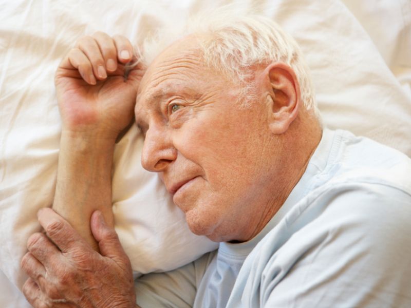 Người cao tuổi giảm khả năng tiết hormon tăng trưởng GH dẫn đến mất ngủ
