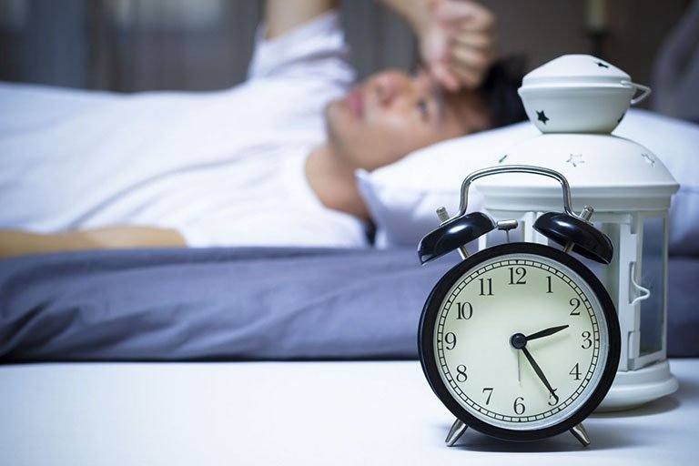 Đâu là giải pháp cho tình trạng khó ngủ buổi tối?