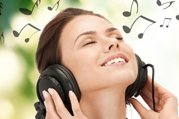 Nghe nhạc giúp giải tỏa căng thẳng, stress, dễ đi vào giấc ngủ