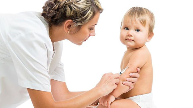 Cha mẹ nên cho trẻ tiêm vacxin đầy đủ