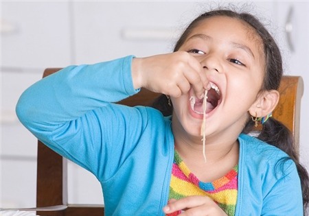 Làm sao để trẻ hết biếng ăn, viêm đường hô hấp