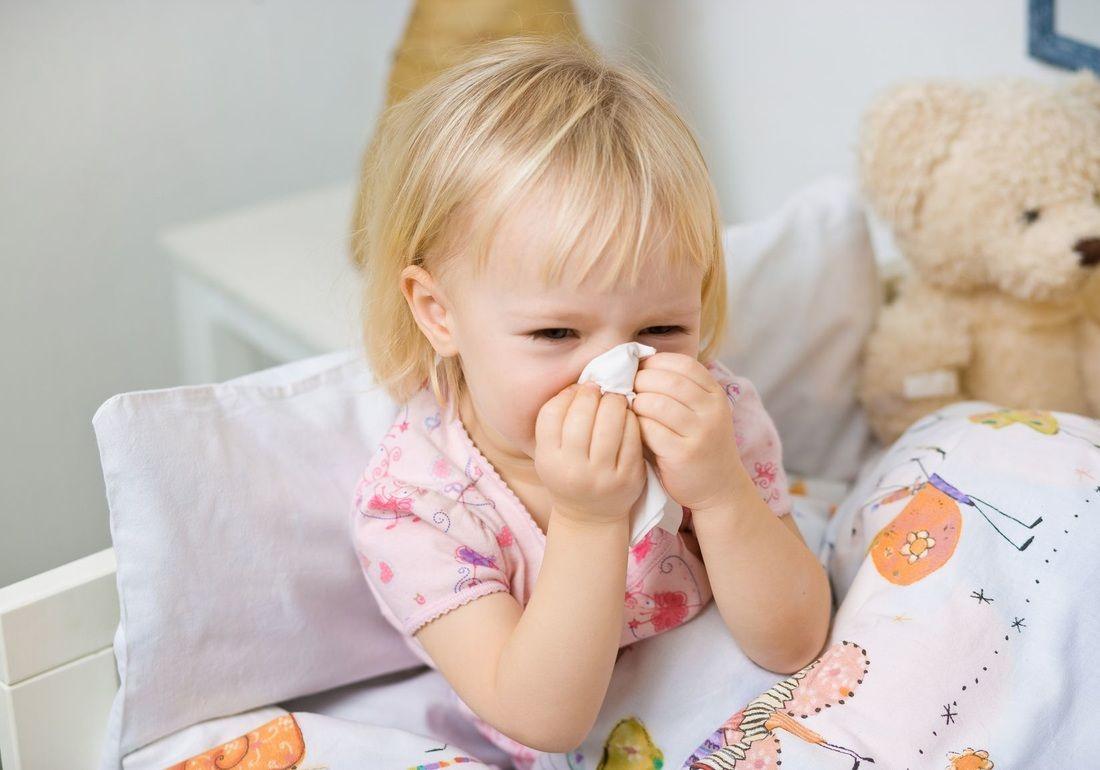 Lạm dụng kháng sinh khiến trẻ giảm hệ miễn dịch, trẻ dễ bị ốm vặt