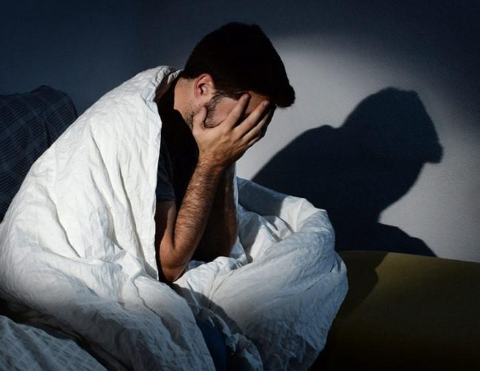 Tiểu đêm nhiều lần ảnh hưởng đến giấc ngủ của người bệnh