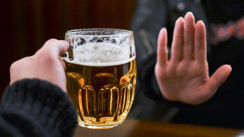 Hạn chế rượu bia để ngăn ngừa bệnh phì đại tuyến tiền liệt tiến triển nặng