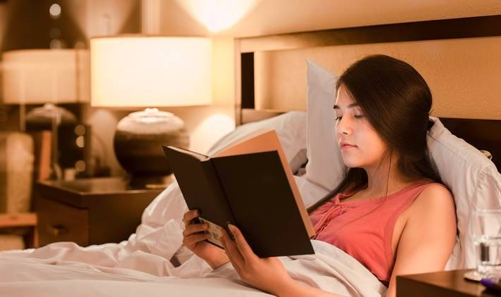 Top 5 quyển sách nên đọc trước khi ngủ để ngủ ngon hơn