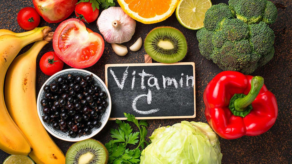 Vitamin C tự nhiên có nhiều trong rau quả tươi