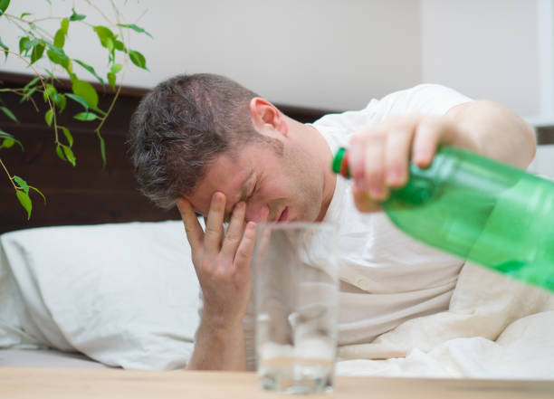 Đau đầu do uống rượu có nên uống paracetamol?