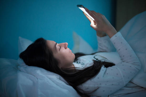 Tiếp xúc với thiết bị điện tử trước khi ngủ là sai lầm thường gặp