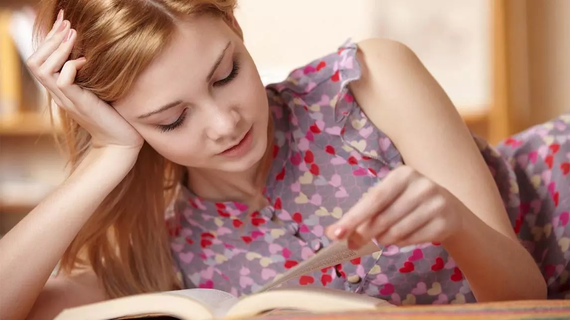 5 lợi ích của đọc sách trước khi đi ngủ
