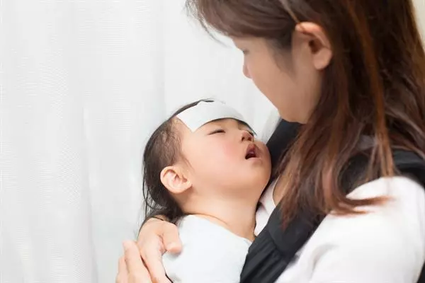 Nhiễm virus RSV khiến trẻ bị sốt