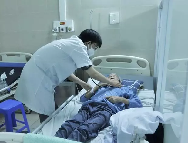 Bệnh nhân mắc Covid -19 đang được điều trị tại Bệnh viện Thanh Nhàn