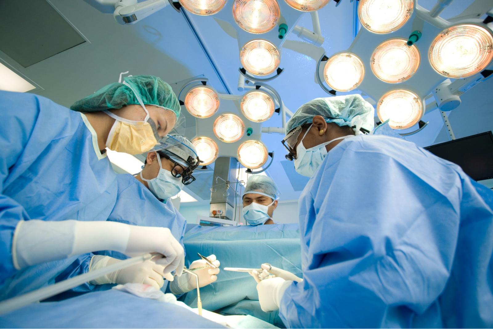 Phẫu thuật là một trong những phương pháp điều trị u tuyến yên