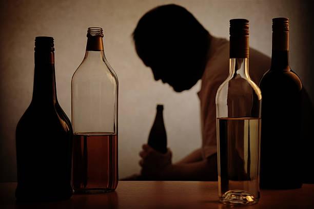 Rối loạn sử dụng rượu gây ra những bất hòa trong gia đình.