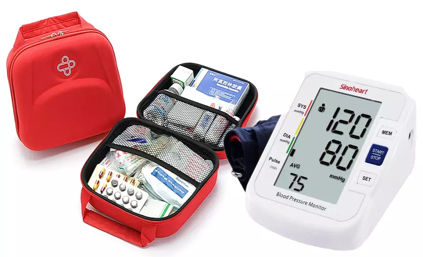 thuốc và máy đo huyết áp