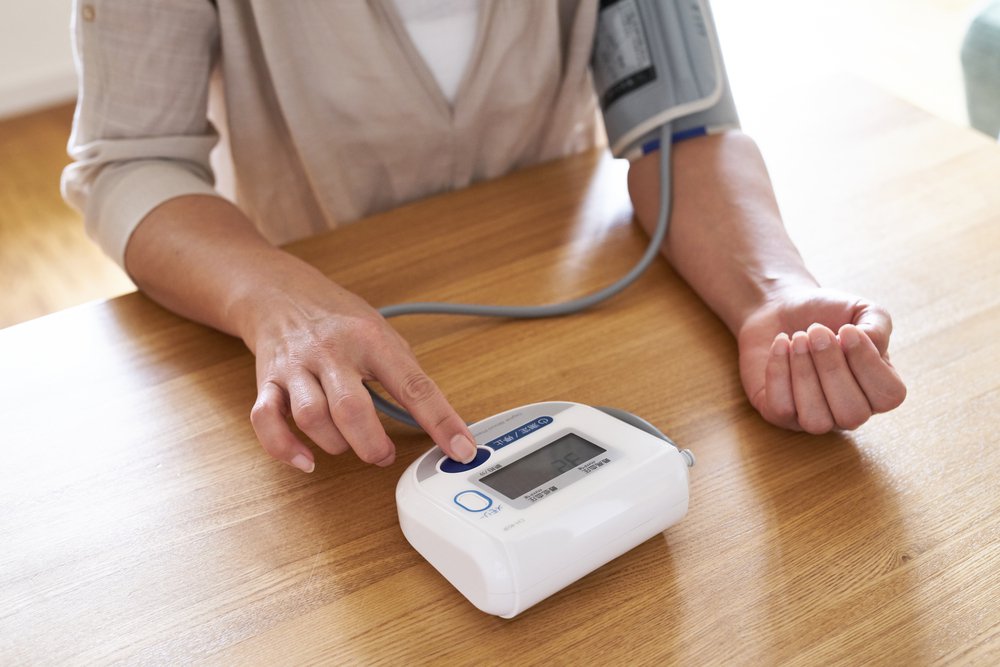 Người bệnh tăng huyết áp được khuyến cáo đo huyết áp thường xuyên