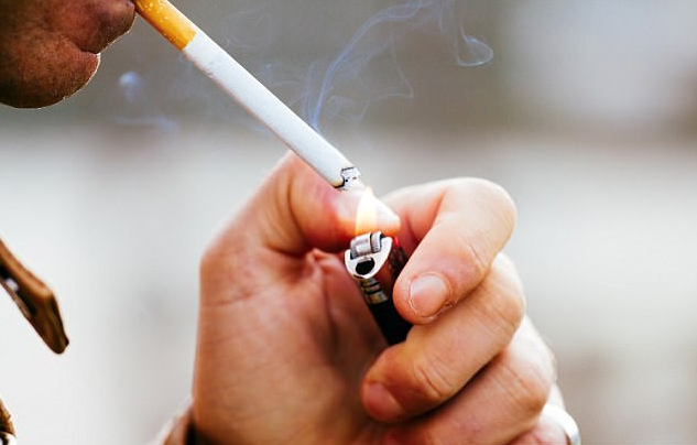 Người nghiện thuốc lá nên đi tầm soát ung thư dạ dày