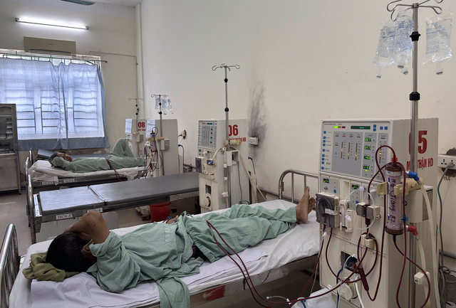 Hà Nam: Thiếu máy chạy thận – Bệnh nhân vật vờ chờ đợi