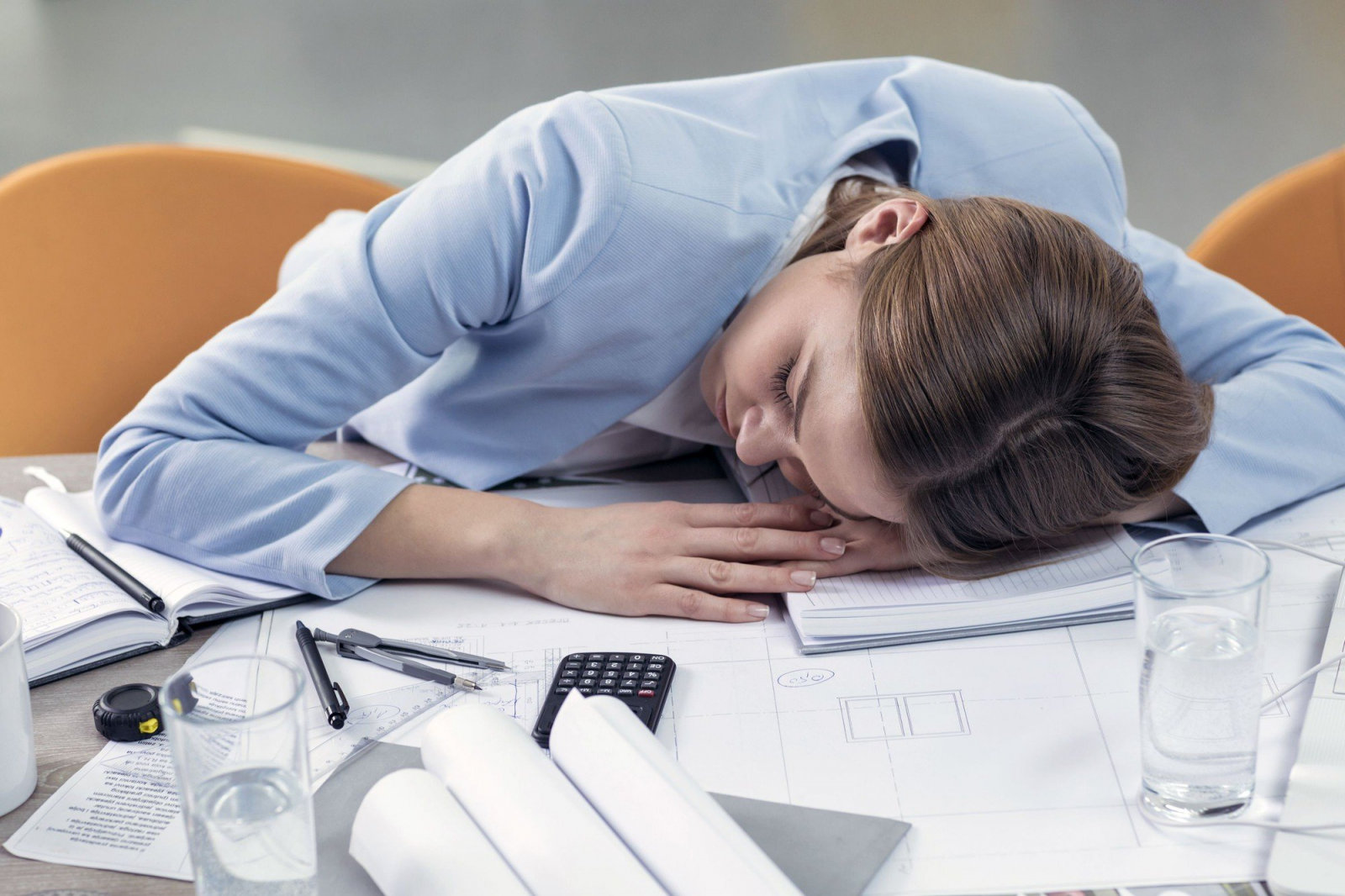 Thiếu ngủ do làm việc quá nhiều