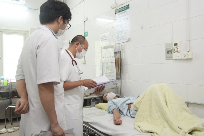 Điều trị bệnh nhân sốt xuất huyết tại Bệnh viện Bạch Mai