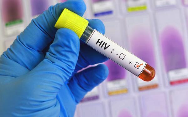 Nếu phát hiện sớm và điều trị đúng cách, người nhiễm HIV vẫn hoàn toàn có thể có cuộc sống như bình thường