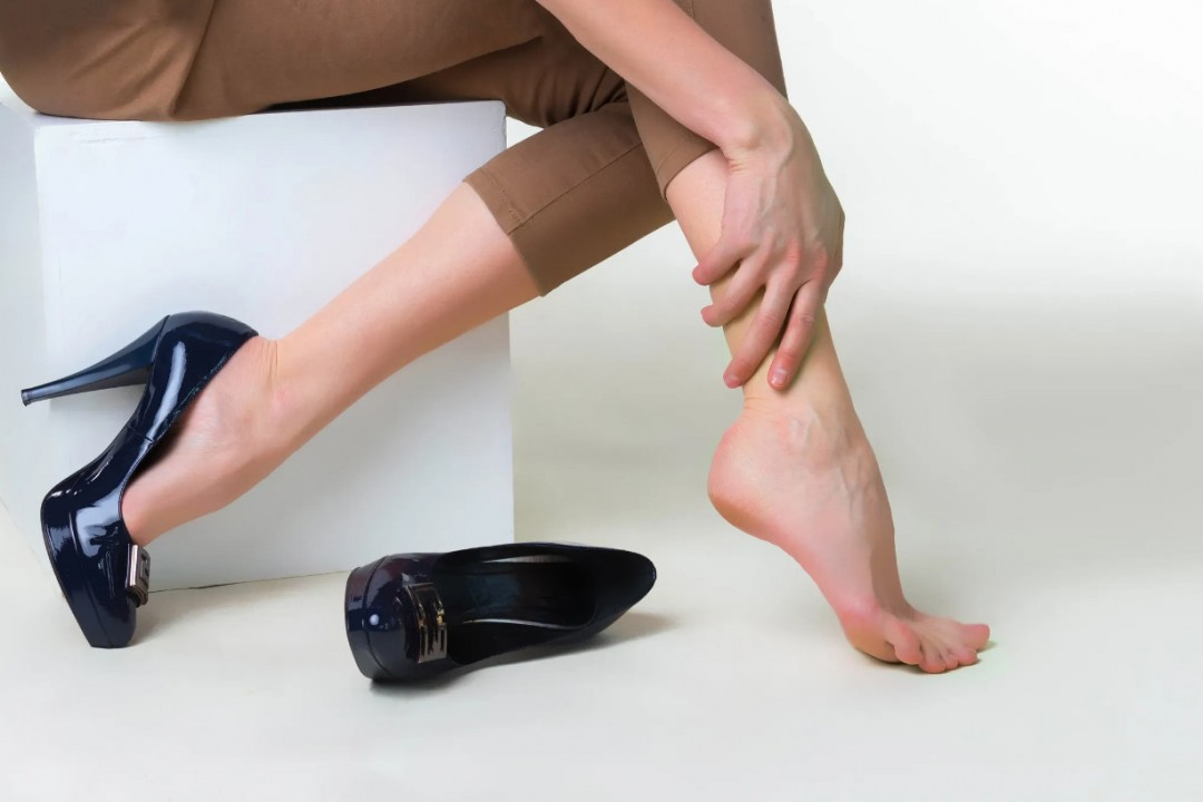 4 bài tập thể dục chân cải thiện suy giãn tĩnh mạch cho dân văn phòng