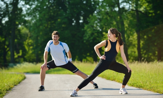 Tập thể dục thường xuyên để giúp hệ tiêu hóa hoạt động tốt và ổn định